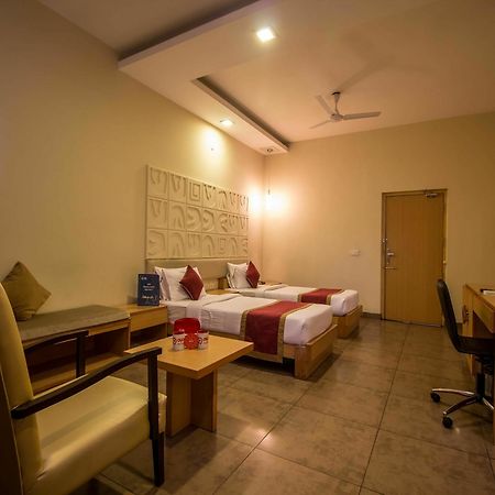 ויסאקפאטנם Oyo Apartments Rk Beach Road מראה חיצוני תמונה