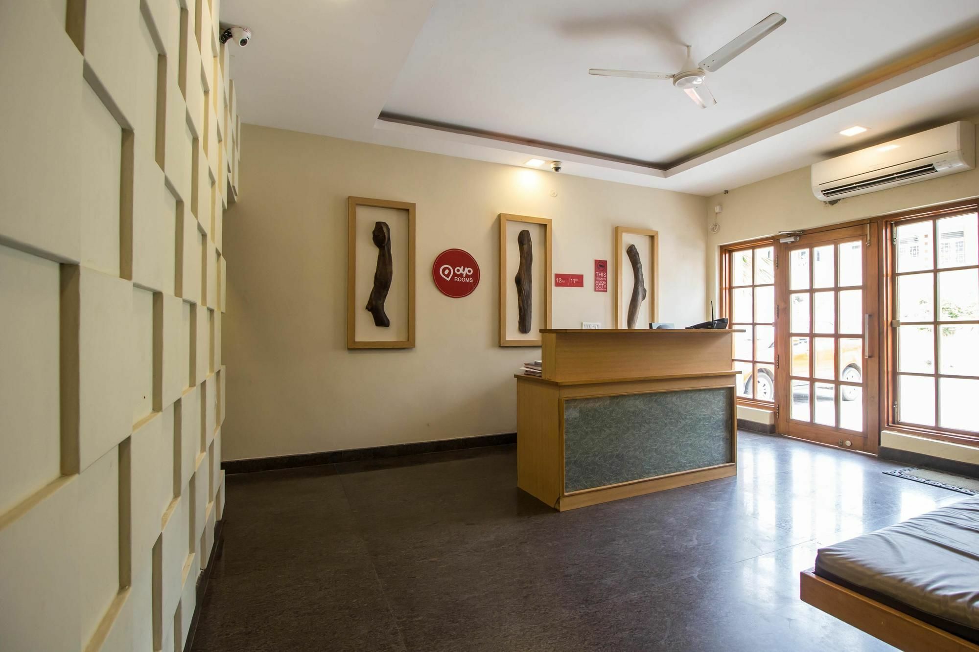 ויסאקפאטנם Oyo Apartments Rk Beach Road מראה חיצוני תמונה