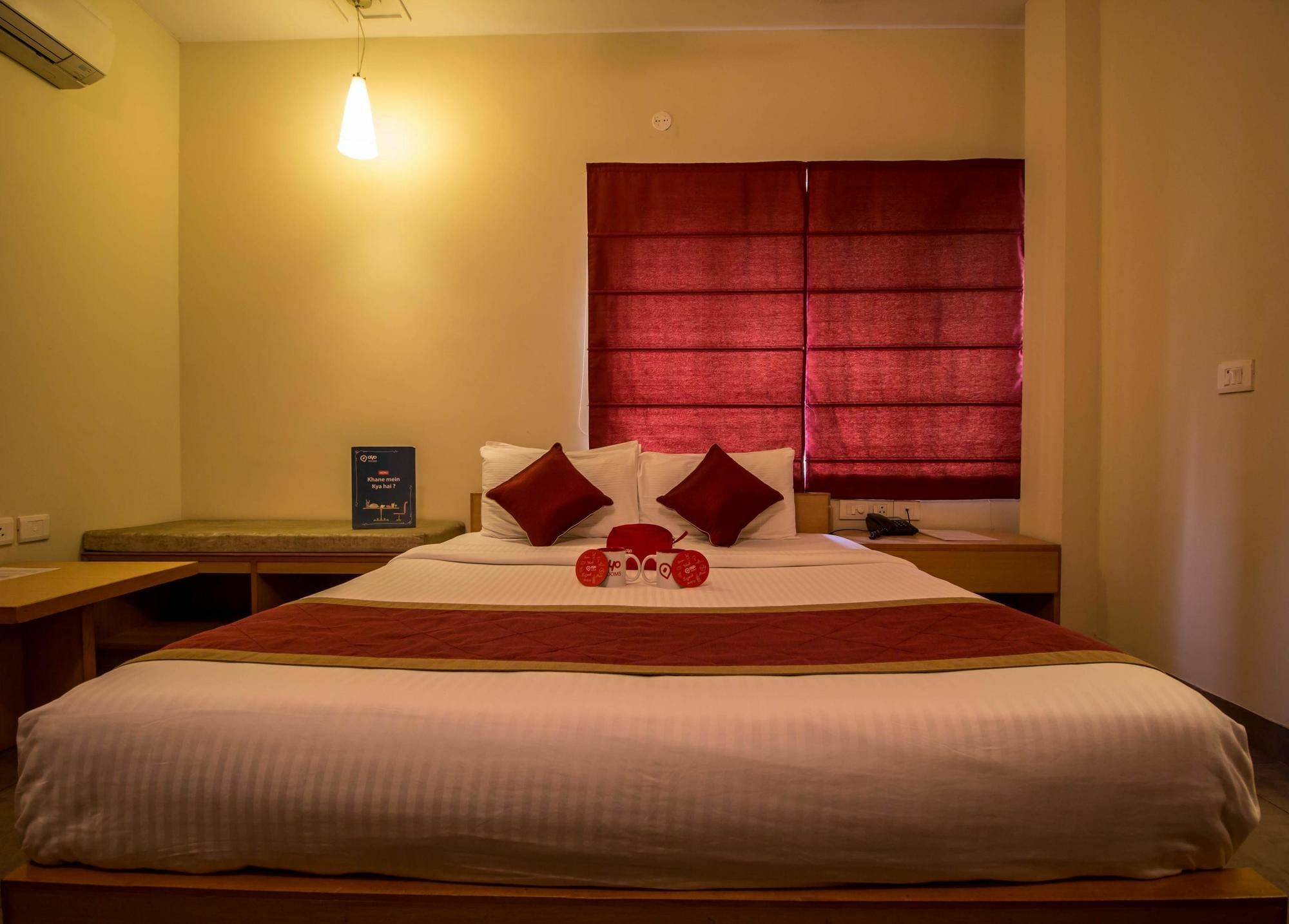 ויסאקפאטנם Oyo Apartments Rk Beach Road מראה חיצוני תמונה